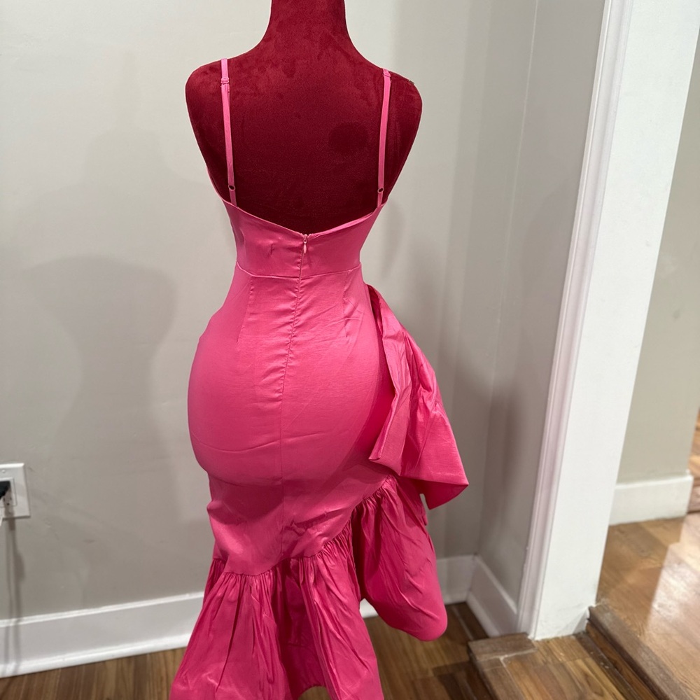 Elegant Pink Ruffle-Hem Midi Dress - Picture 2 of 2